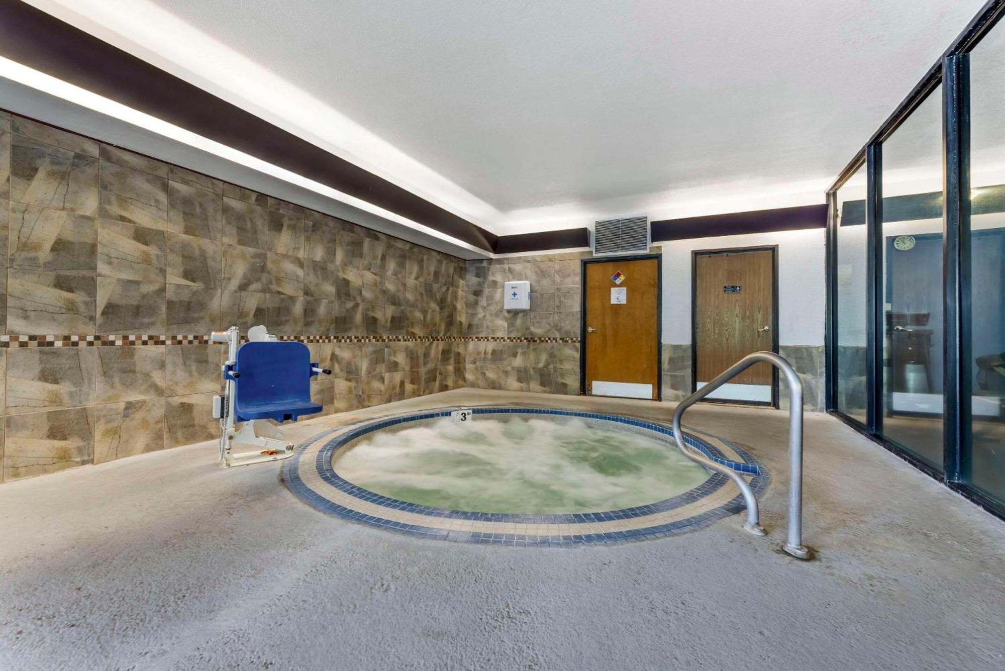 Comfort Suites Near Vancouver Mall Екстер'єр фото