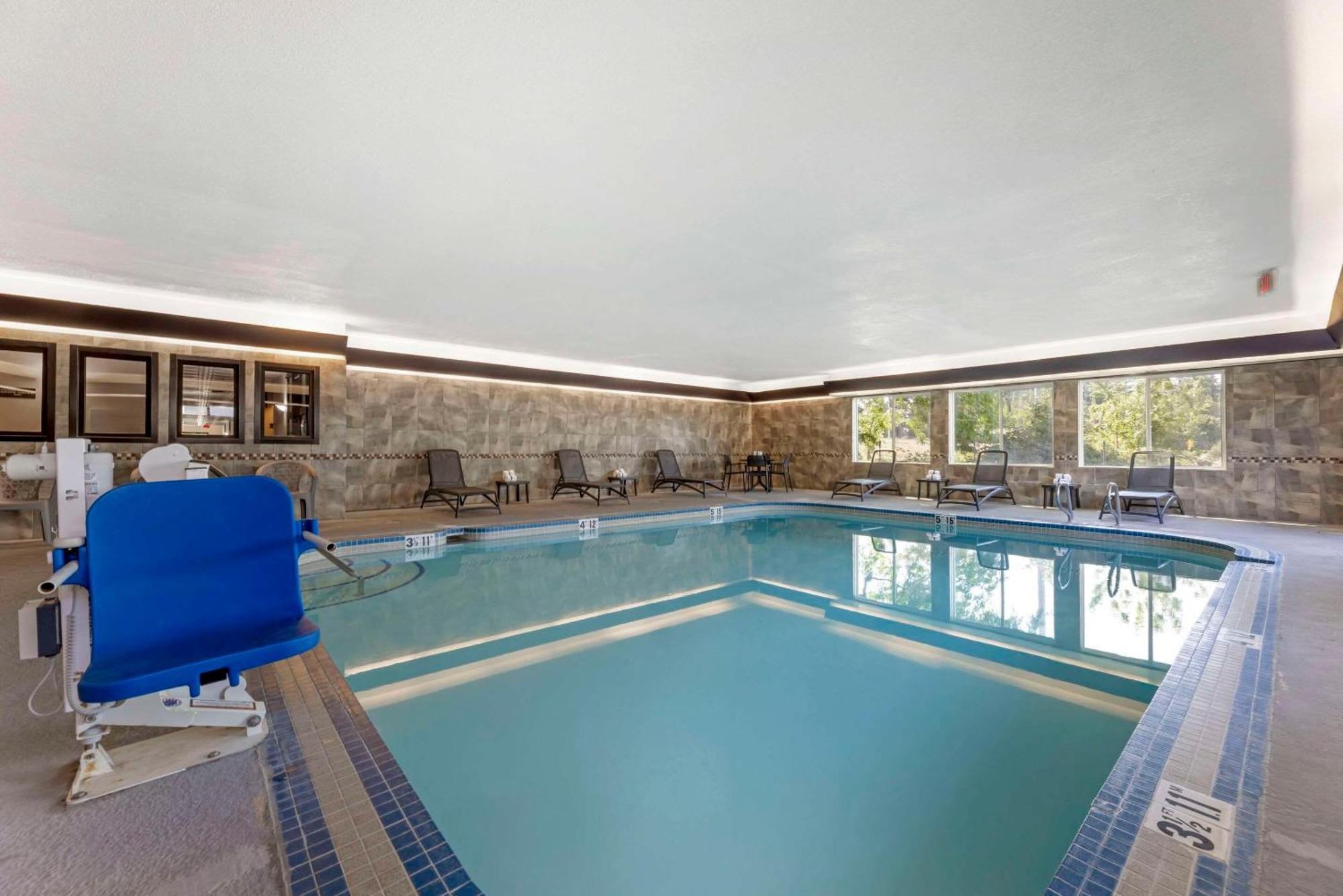 Comfort Suites Near Vancouver Mall Екстер'єр фото