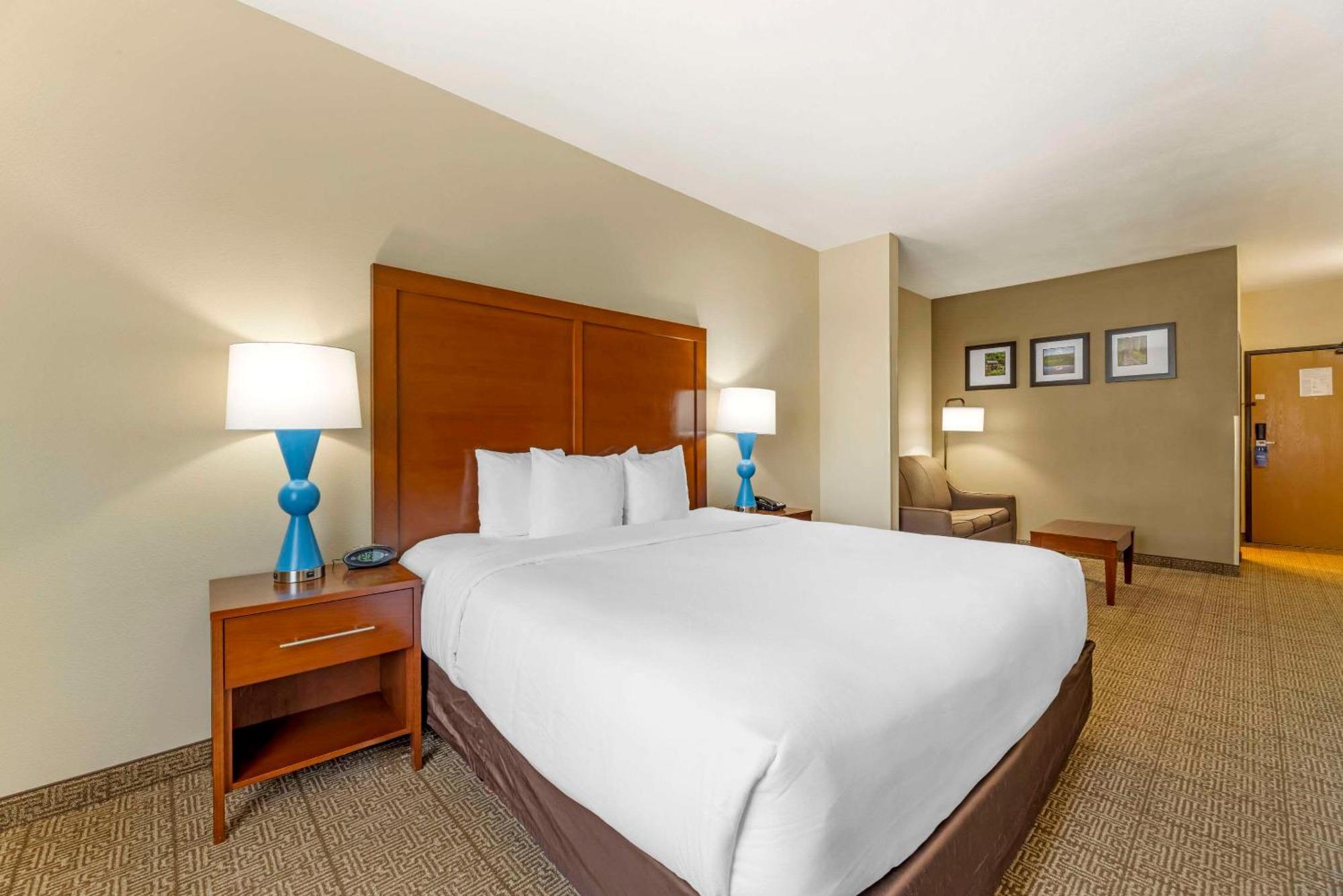 Comfort Suites Near Vancouver Mall Екстер'єр фото