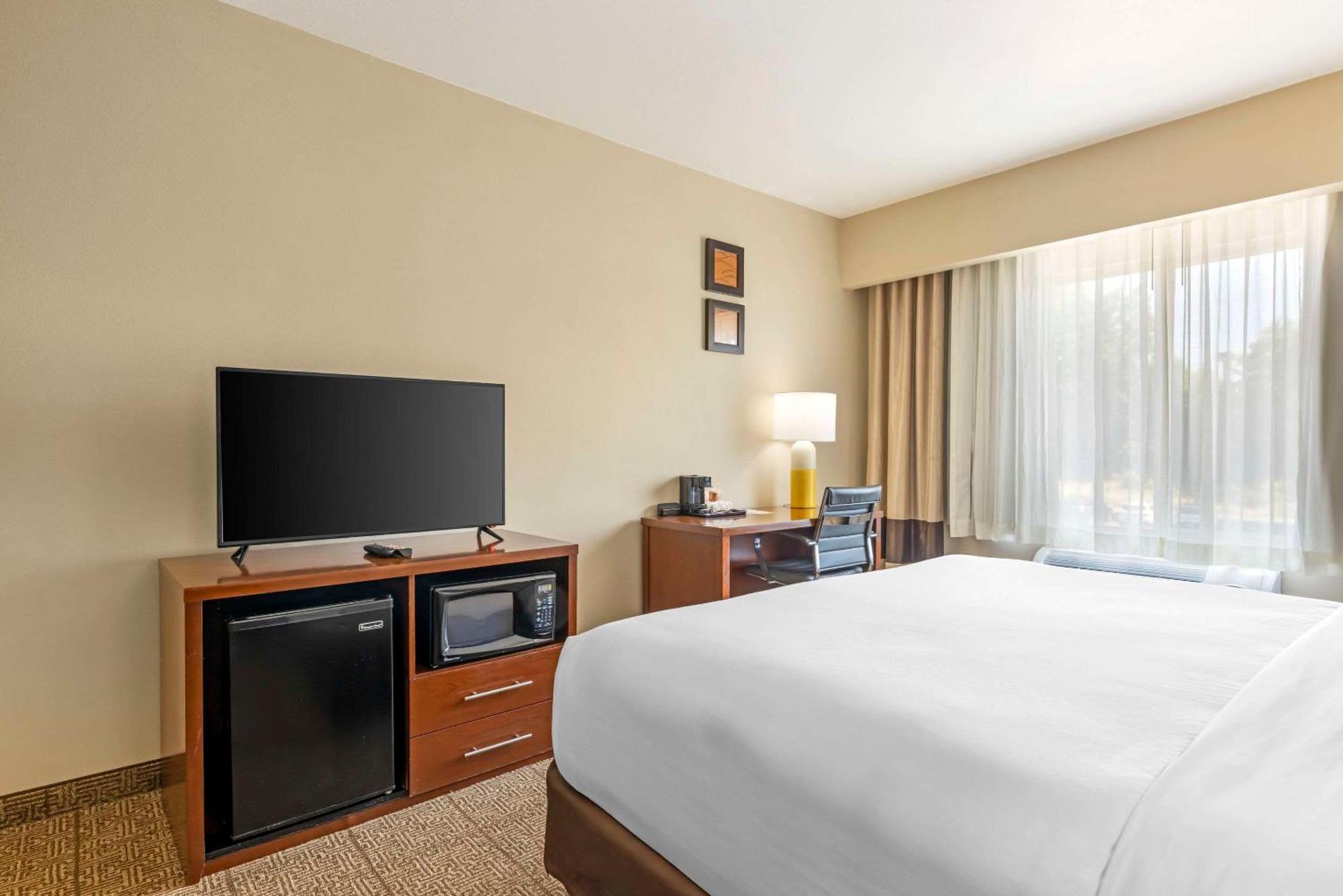 Comfort Suites Near Vancouver Mall Екстер'єр фото