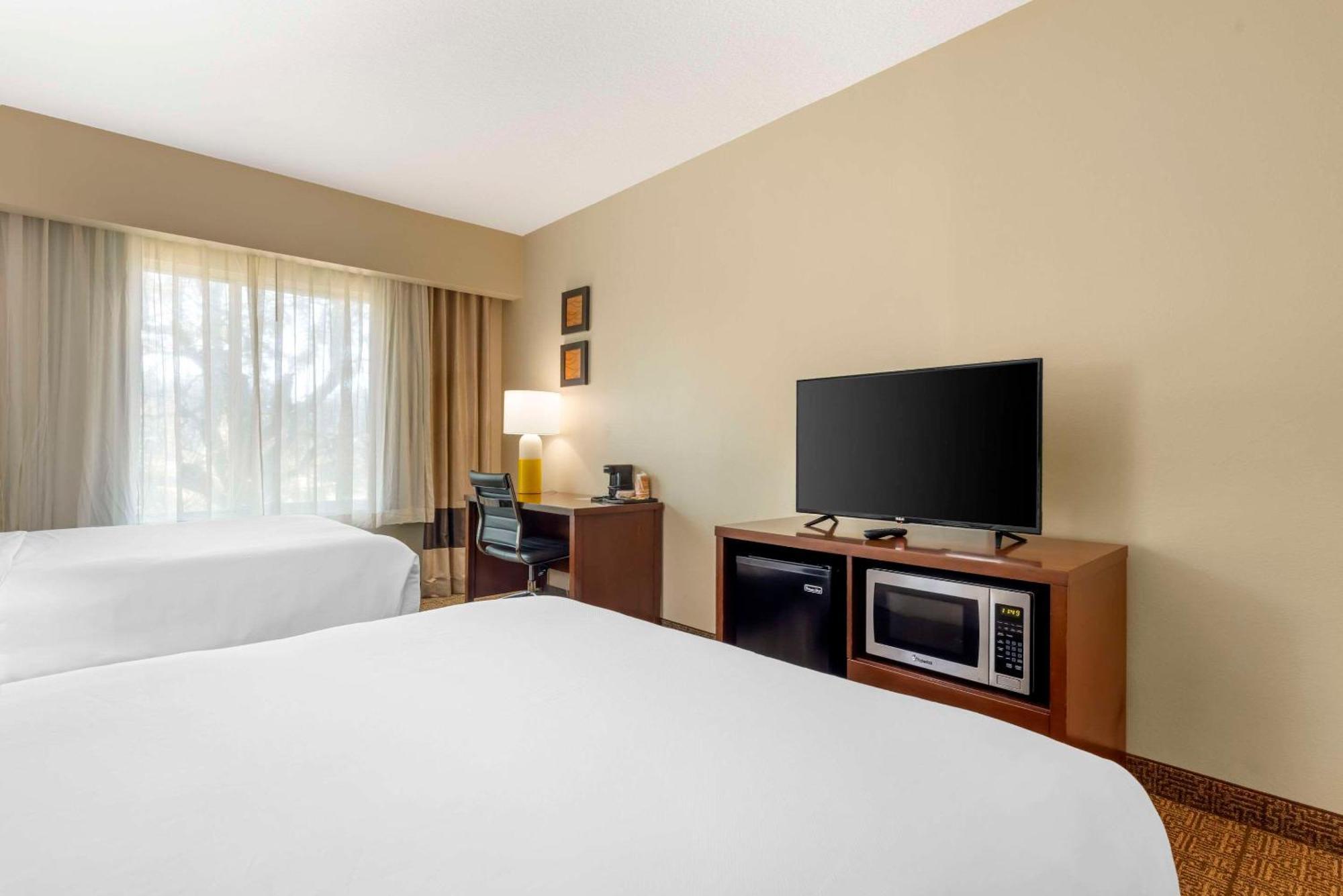 Comfort Suites Near Vancouver Mall Екстер'єр фото