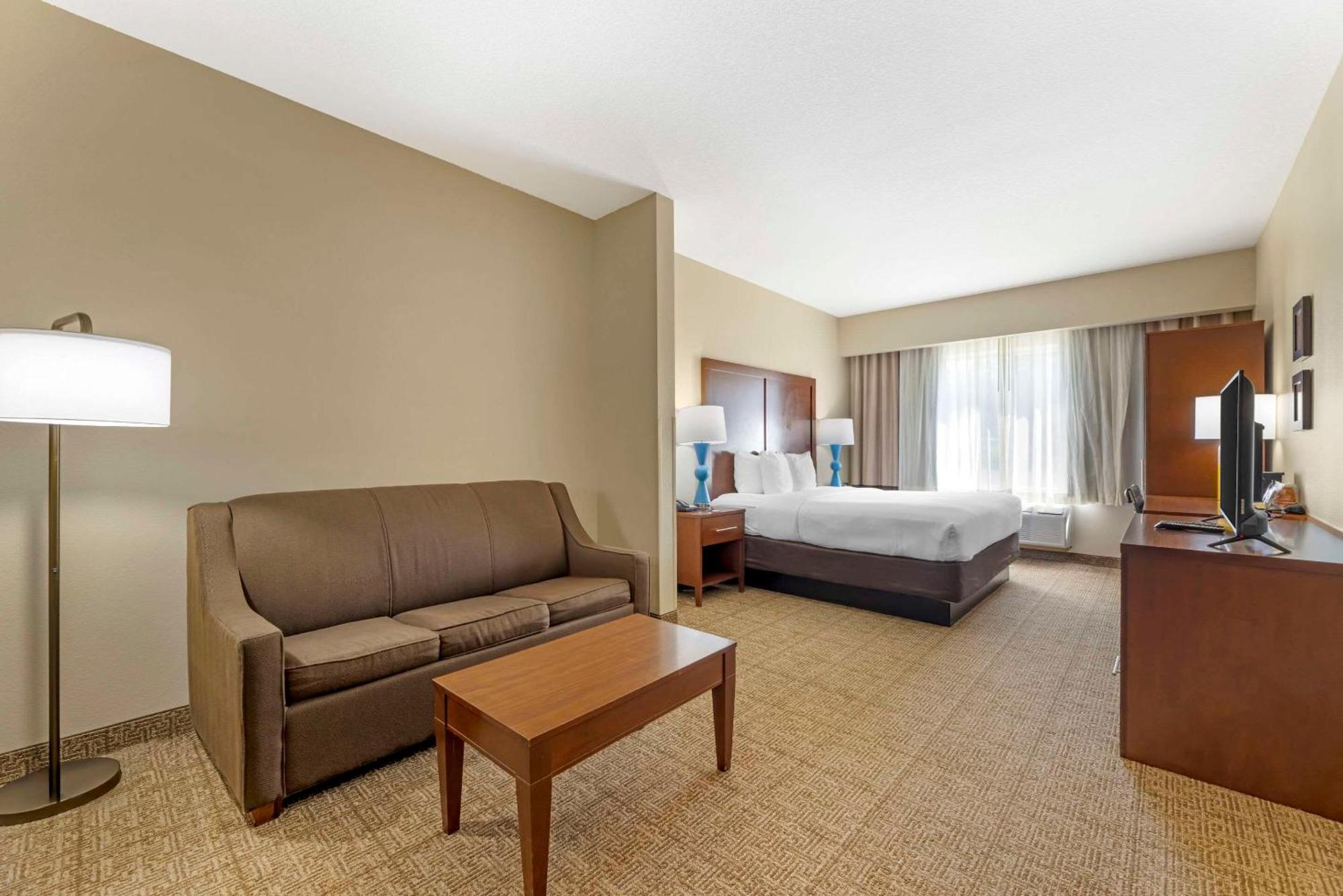 Comfort Suites Near Vancouver Mall Екстер'єр фото