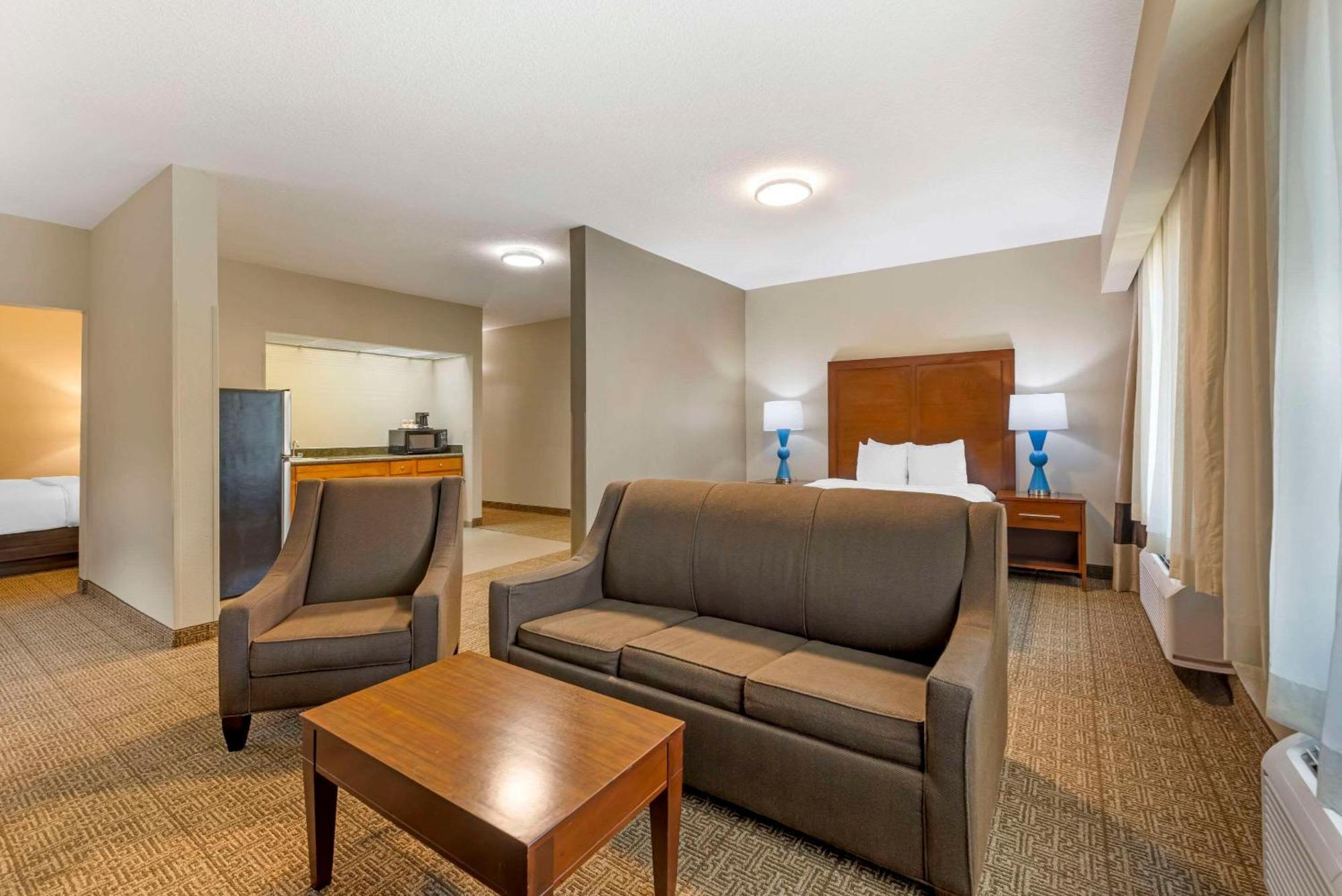 Comfort Suites Near Vancouver Mall Екстер'єр фото