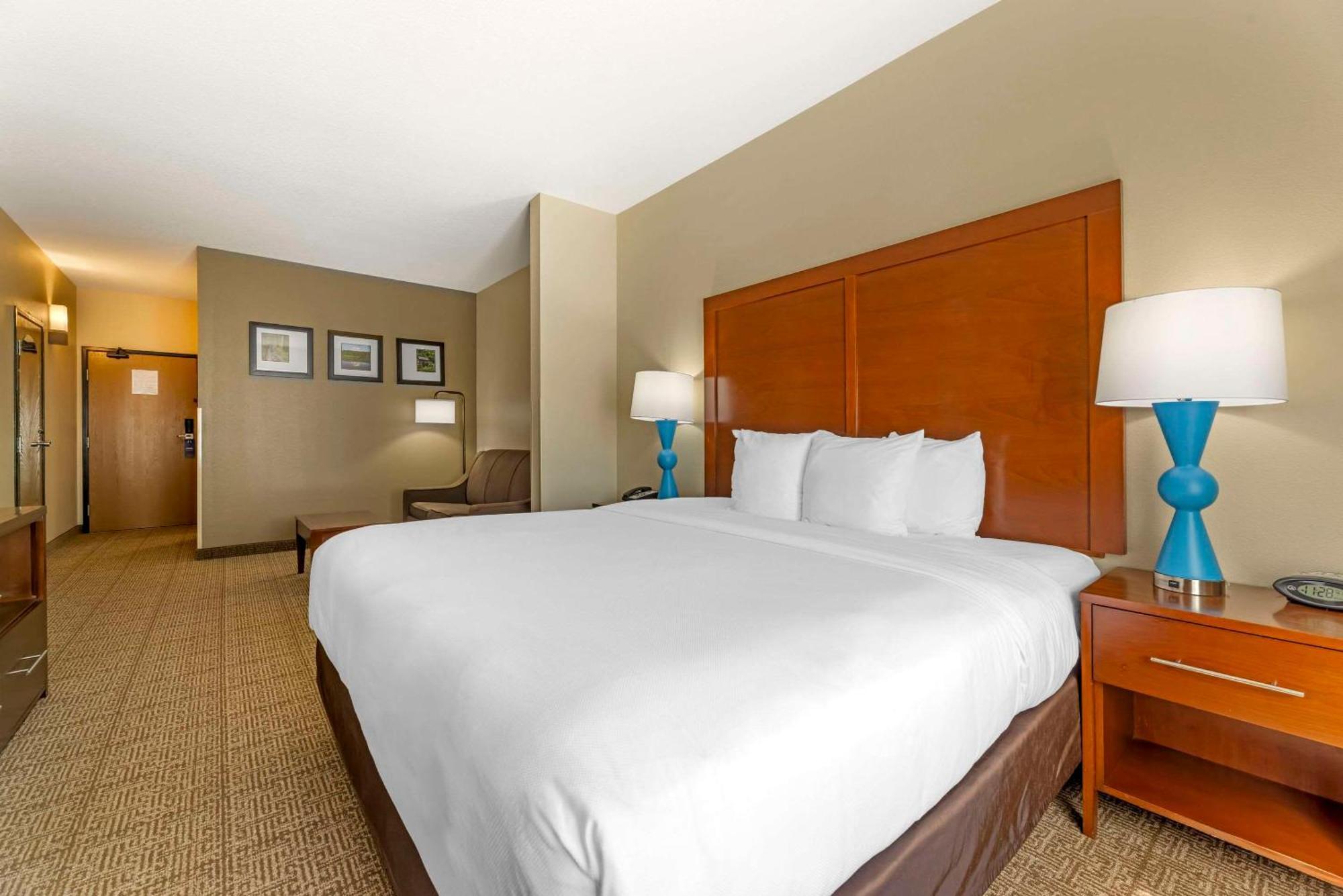 Comfort Suites Near Vancouver Mall Екстер'єр фото