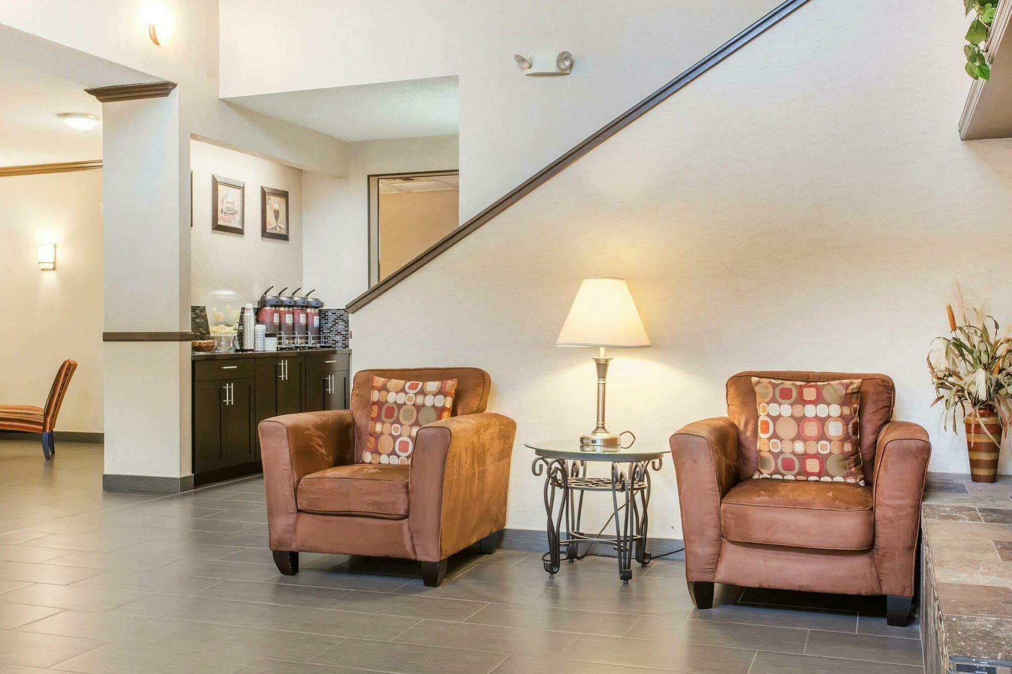 Comfort Suites Near Vancouver Mall Екстер'єр фото